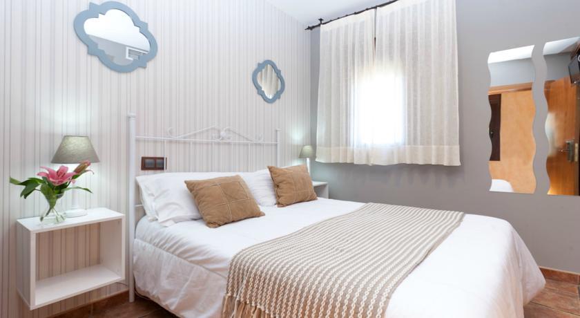 Hotel Medina De Toledo Kültér fotó
