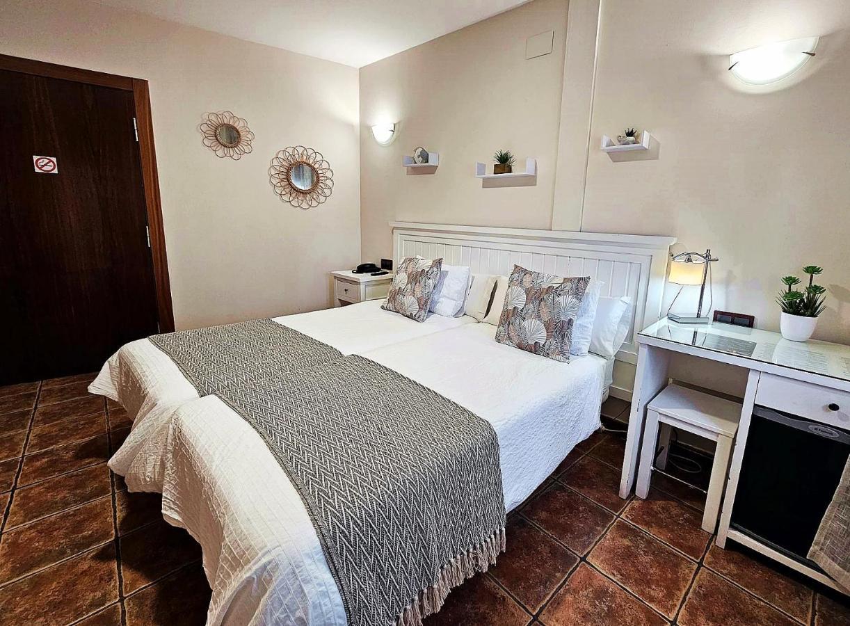 Hotel Medina De Toledo Kültér fotó
