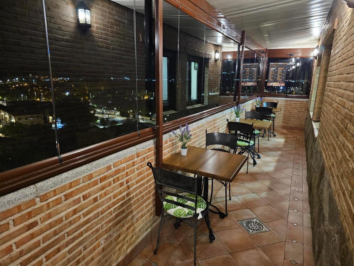 Hotel Medina De Toledo Kültér fotó