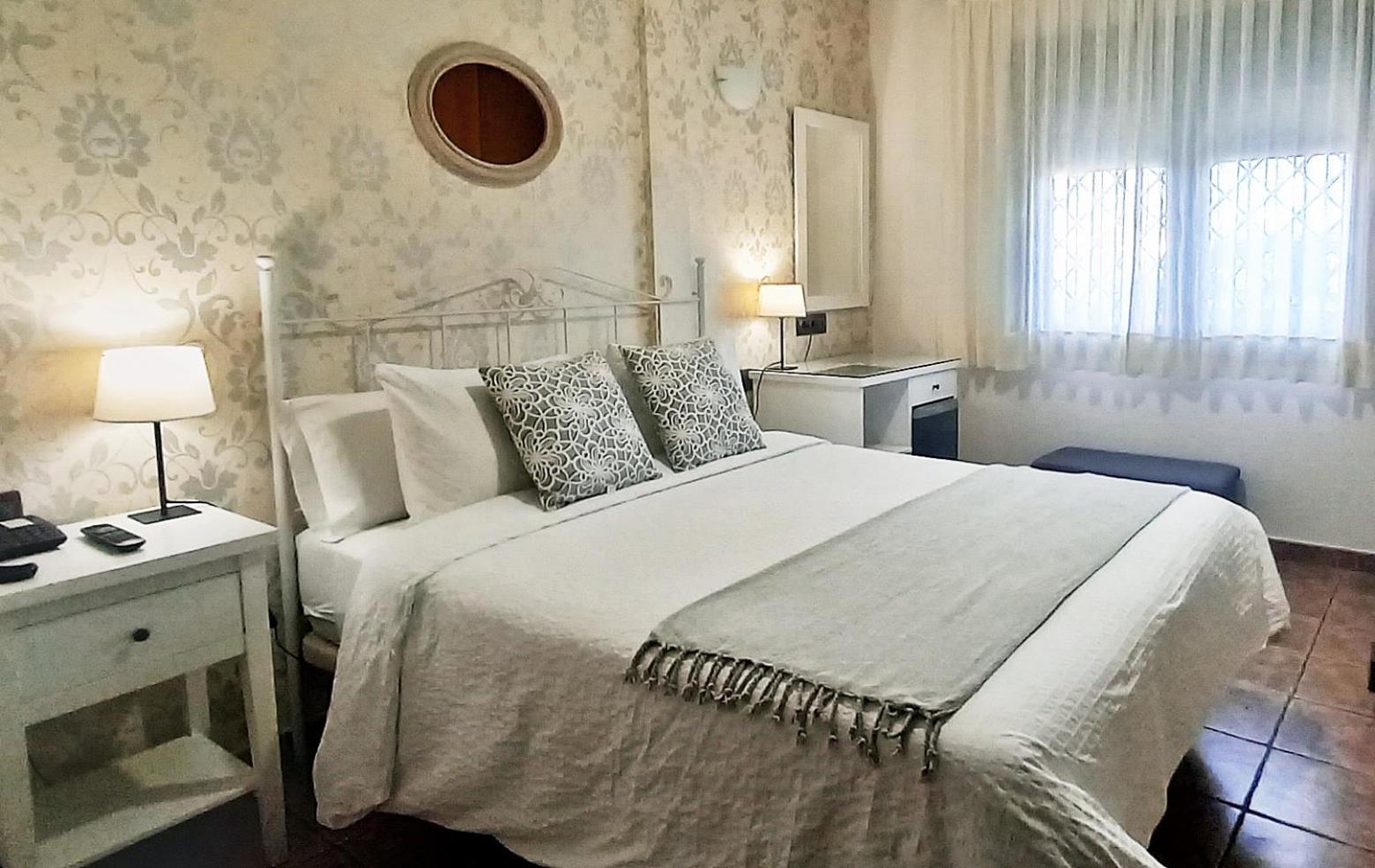 Hotel Medina De Toledo Kültér fotó